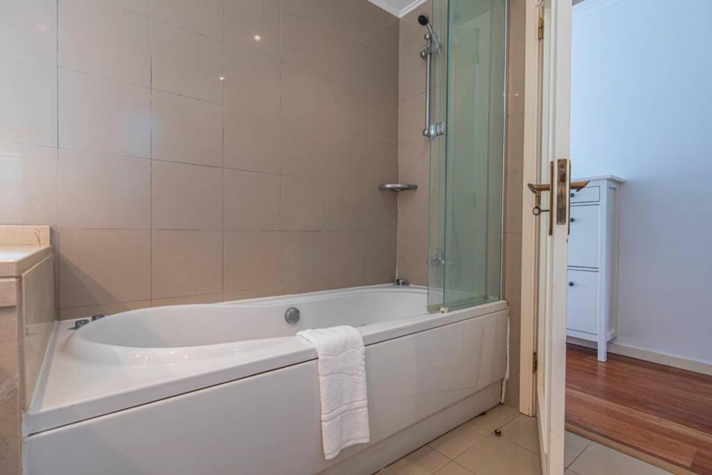 Stunning Apartment W/ Pool Cascais Ngoại thất bức ảnh